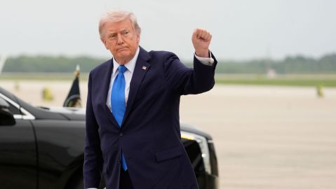 trump-sends-warning-to-iran-with-ai-image-in-which-he-appears-armed:-“i-will-not-be-kind”