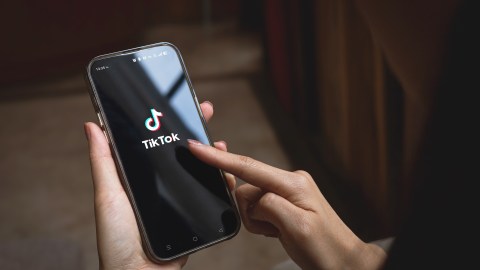 celebrity-deepfakes-flood-tiktok:-this-is-how-the-ai-scam-that-has-already-fooled-many-users-works