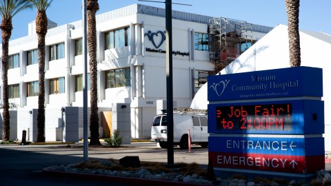 armed-woman-causes-evacuation-at-los-angeles-health-facility