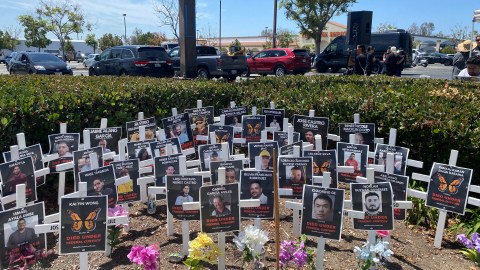 they-honor-dead-immigrants