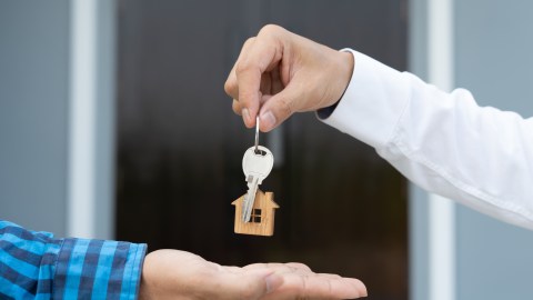more-than-70%-of-the-latino-population-in-the-us-affirms-that-acquiring-a-home-is-a-goal-in-their-life,-according-to-analysis