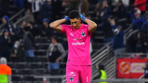 the-andrada-case-explodes:-13-games-of-punishment-for-the-former-rayados-after-punching-a-rival-in-spain