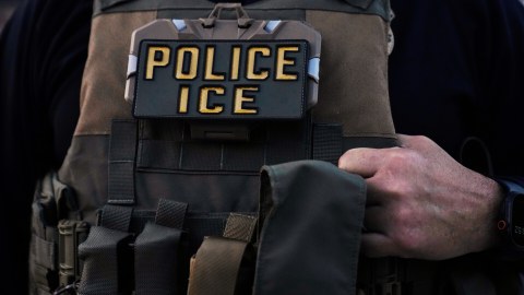 ice-faces-accusations-of-medical-neglect-of-detained-immigrant