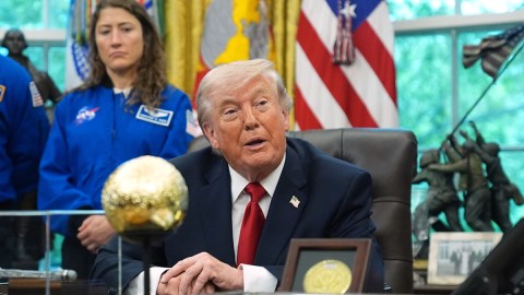 donald-trump-reiterates-his-promise-to-publish-the-files-on-ufos
