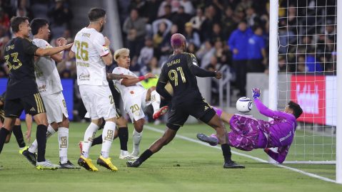 lafc-defeated-toluca-2-1,-despite-the-annulment-of-a-controversial-goal-in-the-concachampions