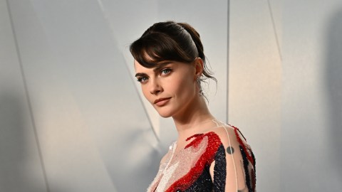 cara-delevingne-changes-the-catwalks-for-the-stages:-this-is-how-she-announced-her-musical-debut