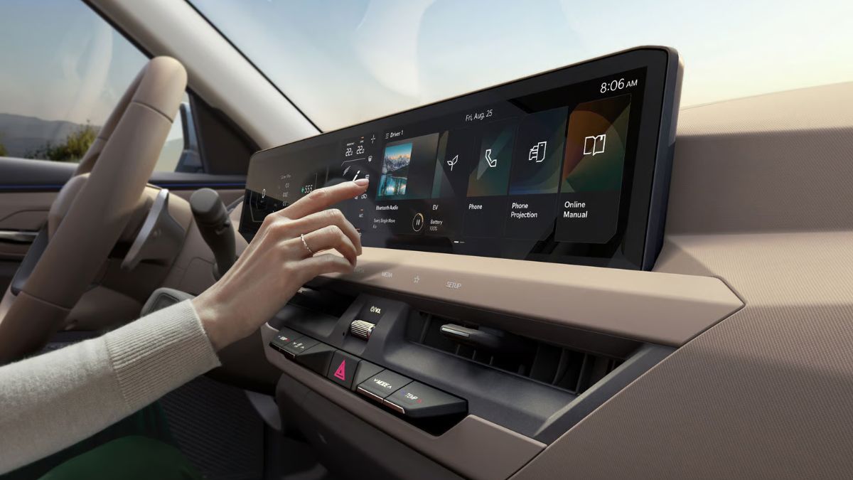 whatsapp-comes-to-carplay-and-leaves-the-trouble-with-siri-behind
