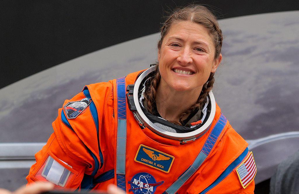 “a-photo-inspired-me-to-be-an-astronaut”:-who-is-christina-koch,-the-first-woman-to-travel-to-the-moon