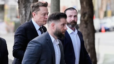 musk-managed-to-get-bodyguards-without-a-profile-to-be-federal-agents