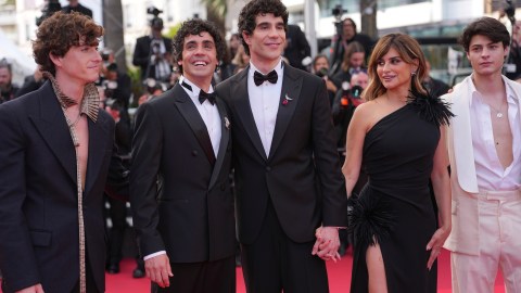 the-spanish-film-“la-bola-negra”-receives-a-16-minute-ovation-in-cannes