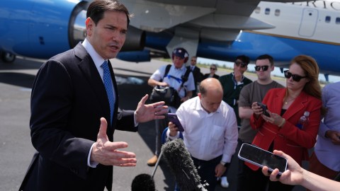 marco-rubio-travels-to-the-nato-meeting-“very-upset”-by-the-allies’-position-on-iran