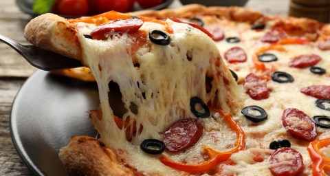 a-proposed-additive-ban-could-change-new-york-pizza-and-bagels
