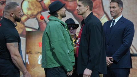 oleksandr-usyk-made-weight-and-is-ready-to-stop-rico-verhoeven
