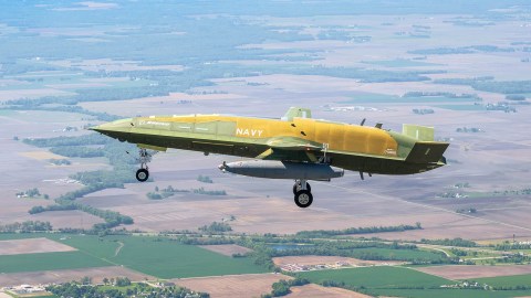 boeing-receives-the-green-light-to-manufacture-the-mq-25a-stingray:-the-us-navy’s-first-refueling-drone