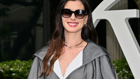 anne-hathaway-comes-forward-and-denies-having-had-a-facelift