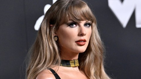 taylor-swift-will-be-absent-from-the-2026-amas,-despite-leading-the-nominations