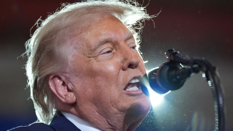 trump-says-negotiations-with-iran-are-“moving-forward-constructively”-but-without-rush