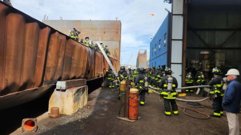 explosion-at-staten-island-shipyard-leaves-one-dead-and-more-than-30-injured