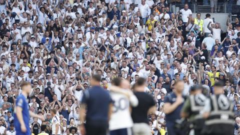 london-is-divided-between-emotions:-tottenham-is-saved,-west-ham-is-relegated-and-arsenal-celebrates-the-championship