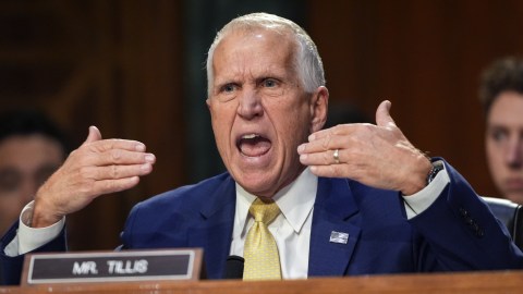 republican-thom-tillis-launches-strong-criticism-of-pete-hegseth-and-compares-him-to-kristi-noem