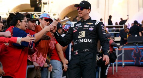 how-severe-pneumonia-can-progress-to-sepsis-and-cause-death:-the-case-of-nascar-star-kyle-busch
