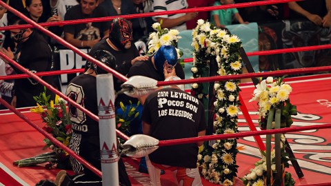 mexican-wrestler-dies-in-full-performance-after-jumping-off-the-third-rope