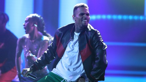 chris-brown-receives-an-honorary-doctorate-for-his-musical-career