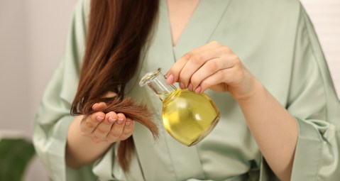 another-of-the-many-benefits-that-olive-oil-provides:-it-stimulates-hair-growth