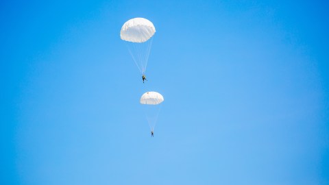 parachutist-dies-after-collision-while-jumping-in-washington:-what-is-known-about-the-accident?