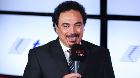 hugo-sanchez-advises-efrain-juarez-to-go-to-europe;-he-continues-analyzing-continuing-in-pumas