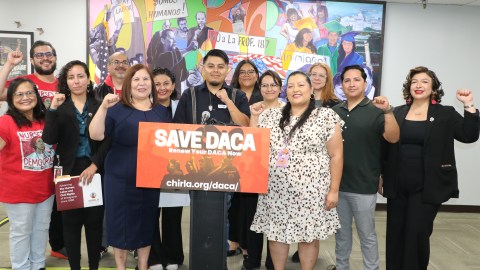 “dacamentados”-in-los-angeles-are-urged-to-renew-their-application