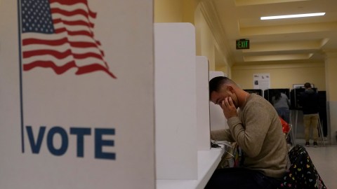california-hispanic-voters-prioritize-the-economy-heading-into-the-2026-midterm-elections