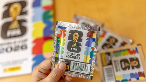 2026-world-cup-album:-how-much-cristiano-and-messi’s-‘extra-stickers’-are-worth-in-the-us