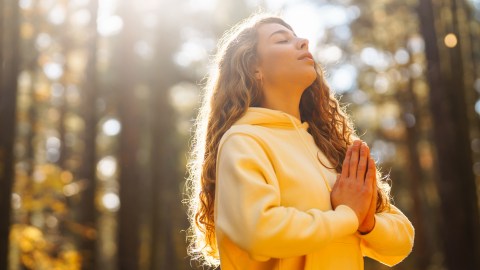 the-most-powerful-mantra-to-manifest-abundance,-according-to-your-zodiac-sign
