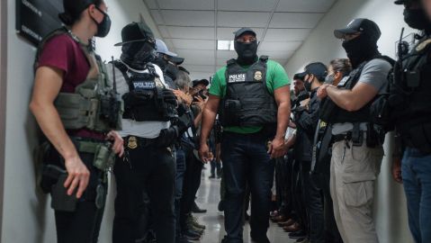 suicides-of-immigrants-in-ice-custody-reach-historic-levels,-reveals-ap