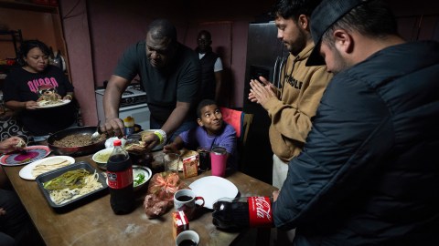 hrw-accuses-trump-of-deporting-more-than-4,000-cubans-to-mexico-and-leaving-them-“abandoned”