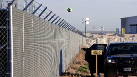 soccer-player-released-by-ice-asks-to-stay-in-the-us:-“i’m-doing-the-right-thing”