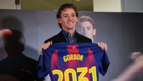 barcelona-makes-official-the-hiring-of-englishman-anthony-gordon-for-five-seasons