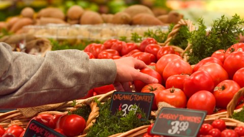 why-tomatoes-are-worth-almost-40%-more-than-a-year-ago