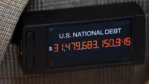 the-debt-of-the-united-states-exceeded-100%-of-its-gross-internal-product