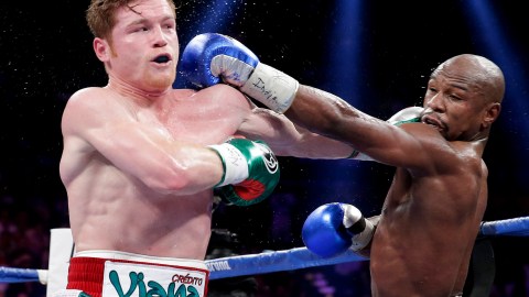 canelo-alvarez-acknowledged-the-frustration-that-losing-against-floyd-mayweather-caused-him