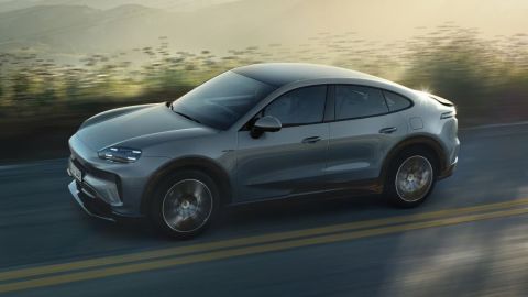 porsche-electrifies-the-cayenne-coupe-with-impressive-figures