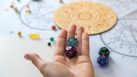 in-may,-4-zodiac-signs-will-receive-a-message-that-will-change-everything