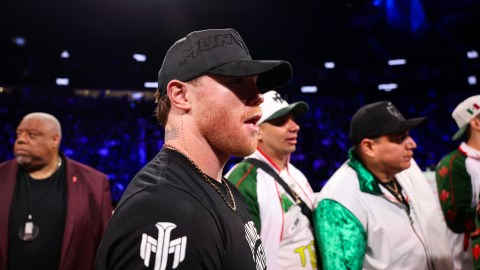 canelo-alvarez-was-booed-in-las-vegas-and-did-not-witness-the-benavidez-fight