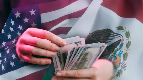 mother’s-day:-60%-of-hispanics-plan-to-send-more-money-in-remittances-this-year