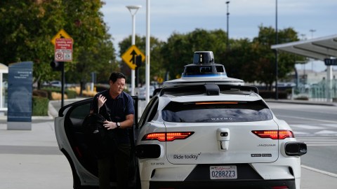 california-police-departments-will-fine-autonomous-vehicles