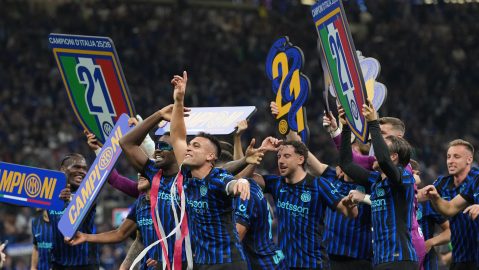 inter-milan-conquers-serie-a-with-a-home-win-and-lifts-its-‘scudetto’-21