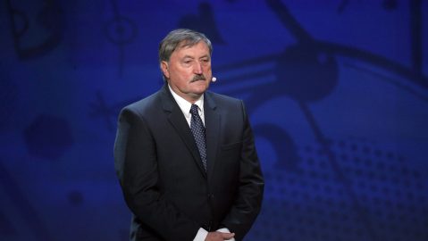 panenka-revives-in-a-friendly-match-the-penalty-kick-that-he-popularized-in-the-70s-and-that-bears-his-last-name