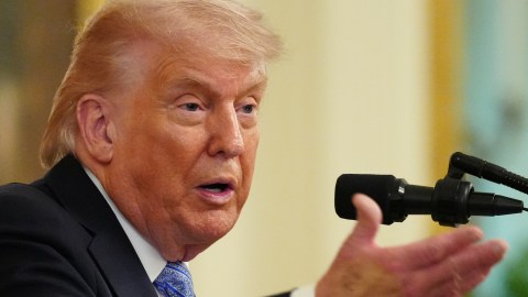 donald-trump-threatens-iran-with-more-intense-attacks-if-it-does-not-agree-to-a-peace-agreement