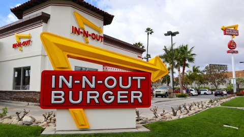 famous-burger-restaurant-in-california-plans-to-open-new-locations-in-6-states